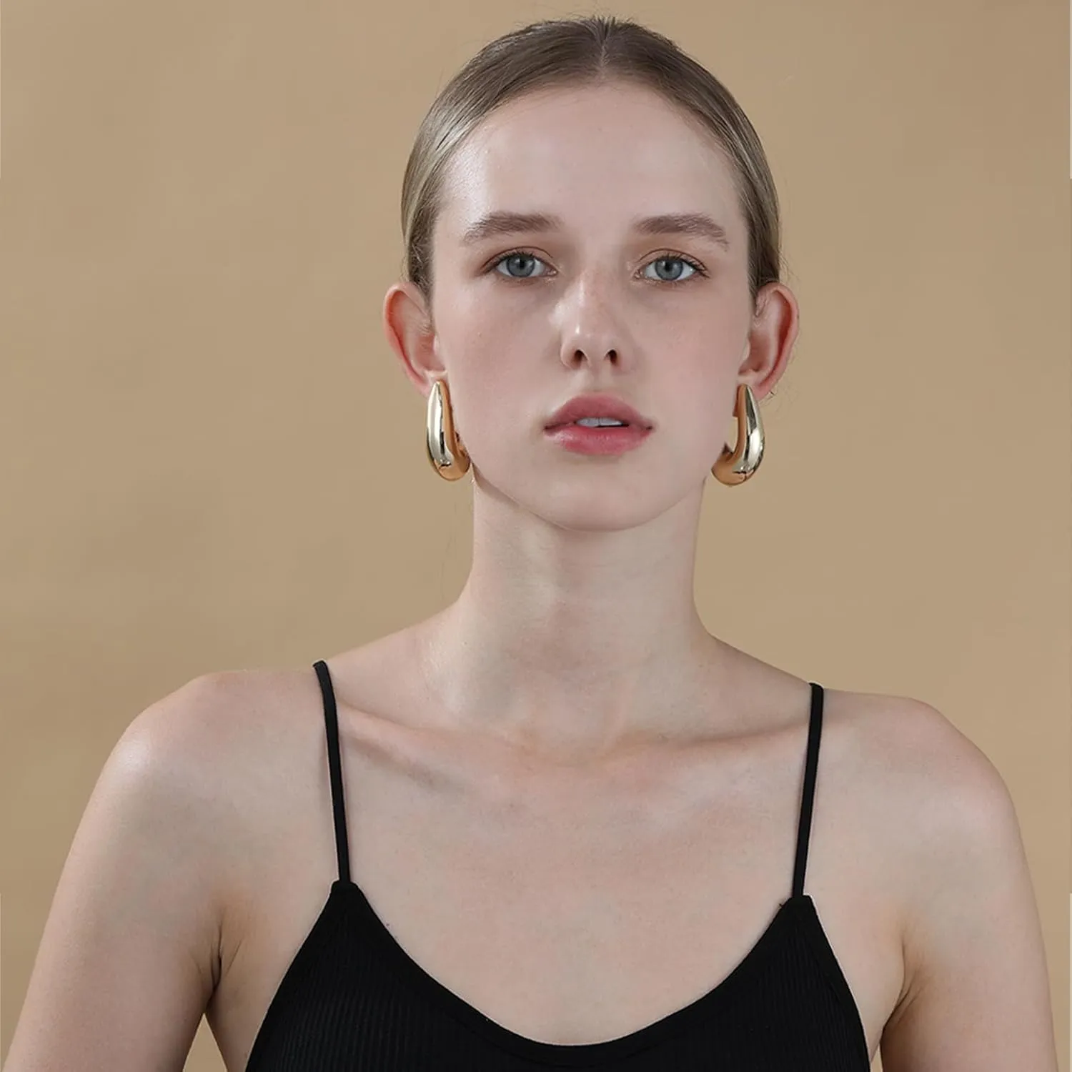 Apsvo 32/45mm Chunky Gold Earrings Dupes for Women, Chunky Gold Thick Hoop Earrings, Statement Earring Lightweight Hollow Teardrop Earring Trendy Jewelry